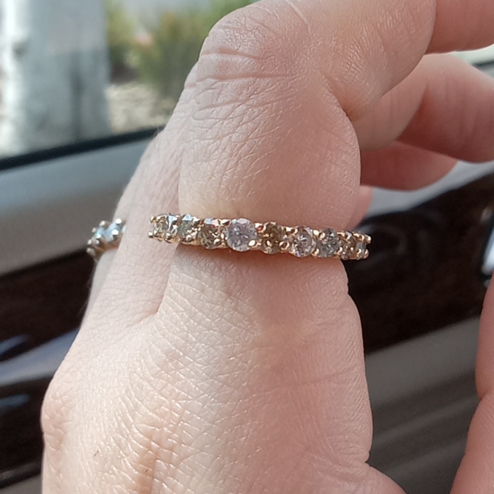 14k gold diamond eternity ring tri diamond color. Sz7.25 approximately 2.5ct tot - Picture 3 of 9